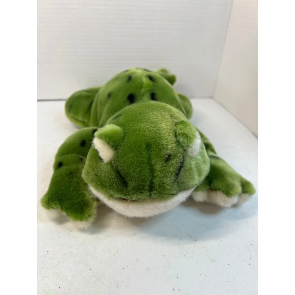Wildlife Adventures Green Spotted Frog Plush Stuffed Animal Evergreen 7PLSH63